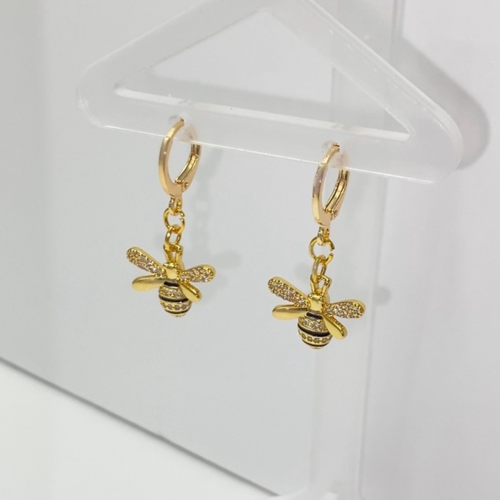 Dainty Gold Bee Earrings 🐝